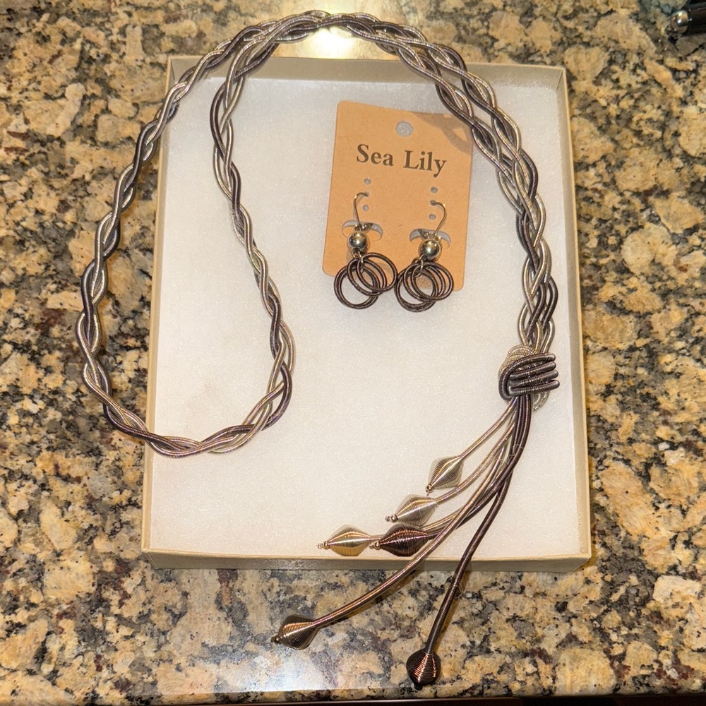 Sea Lily Piano Wire Jewelry Set